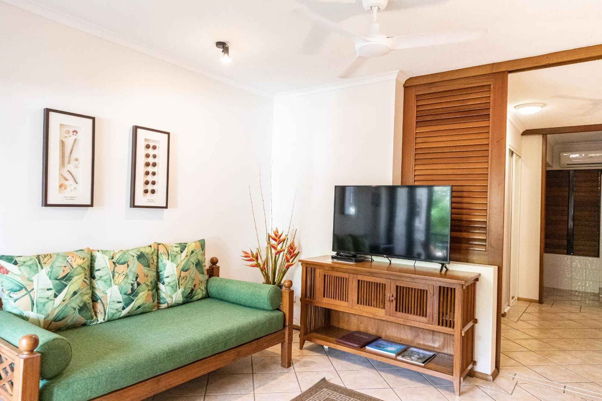 Hibiscus Resort & Spa - Official Onsite Reception & Check In Port Douglas Exterior photo